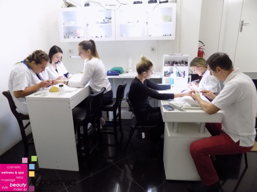 PRIPREMA NOKTA ZA IZLIVANJE – sa nastave na kursu Nadogradnje noktiju sa nail art-om