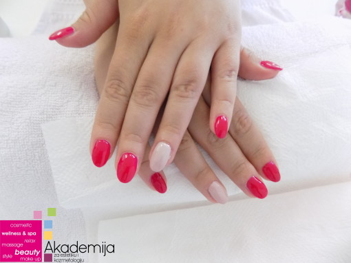 OVALNI NOKTI – sa nastave na kursu Nadogradnja noktiju sa nail art-om