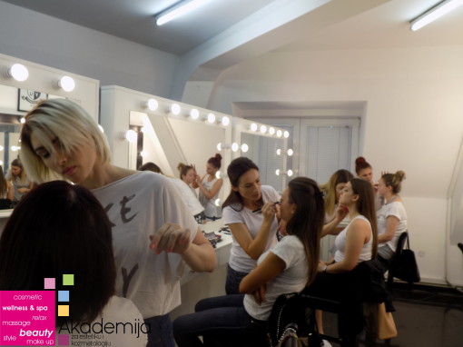ZAVRŠNI ISPIT NA KURSU – tehnike šminkanja lica