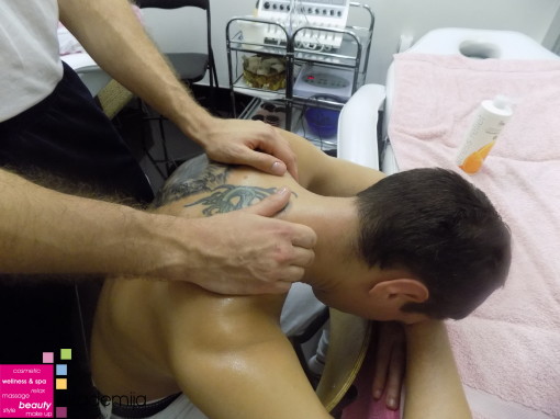 O CERVIKALNOM SINDROMU – nastava na kursu masaže II nivo