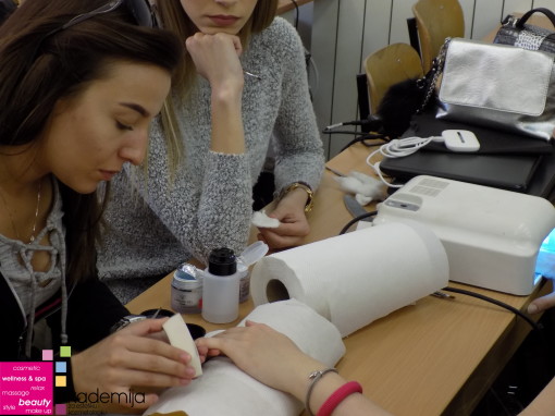 PRIPREMA NOKTA ZA GEL – sa nastave na drugoj godini smera Makeup artist