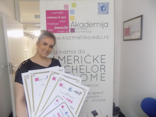 Maja Bursać, akademski kurs profesionalnog i scenskog šminkanja