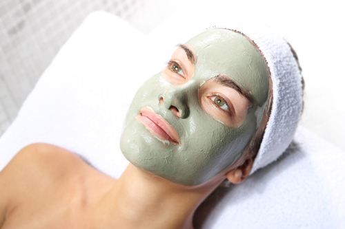 MASKA OD GLINE – delovanje glinene maske na kožu