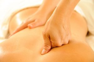 kako se izvodi masaža leđa