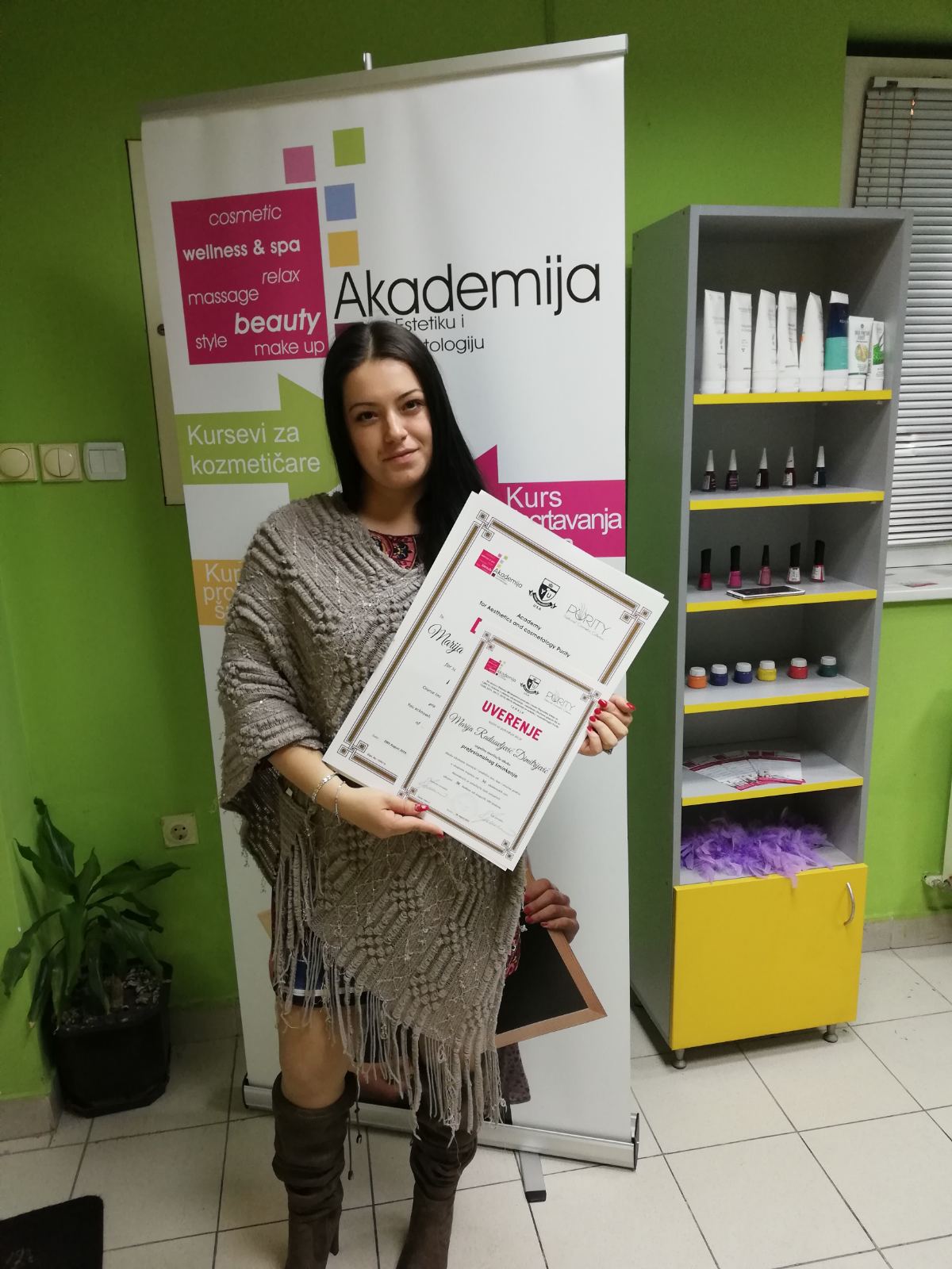 Marija Radisavljević Dimitrijević, kurs profesionalnog šminkanja