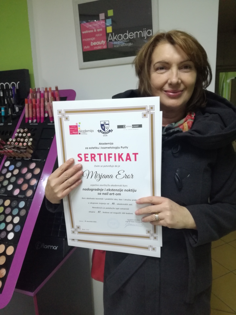 Mirjana Eror, kurs nadogradnje noktiju sa nail art-om